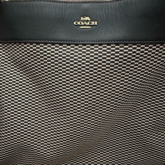 COACH Dalton 31 Signature Jacquard Black
Shoulder Bag - Picture 3 of 5